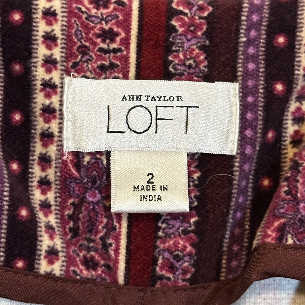 LOFT Women's Maroon and Black Patterned Blazer - Picture 4 of 7